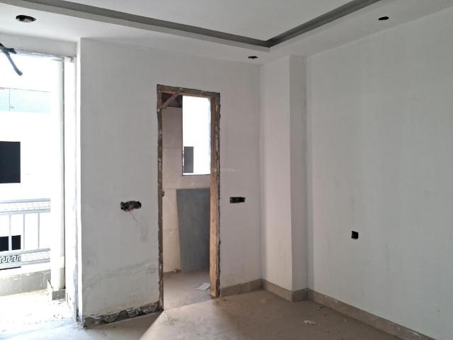 3 BHK Apartment in Sector 102 for resale Noida. The reference number is 19379427