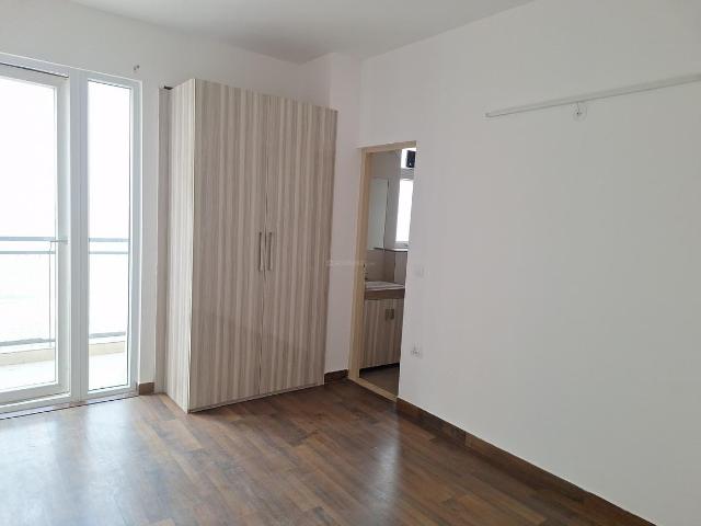 3 BHK Apartment in Sector 102 for resale Gurgaon. The reference number is 19475292