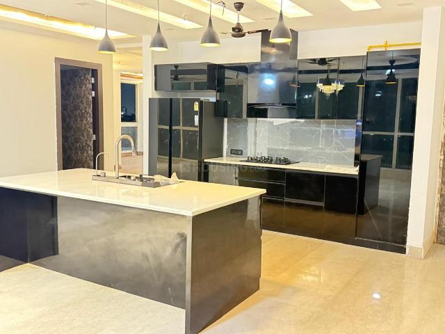 3 BHK Apartment in Sector 107 for rent Noida. The reference number is 18325654