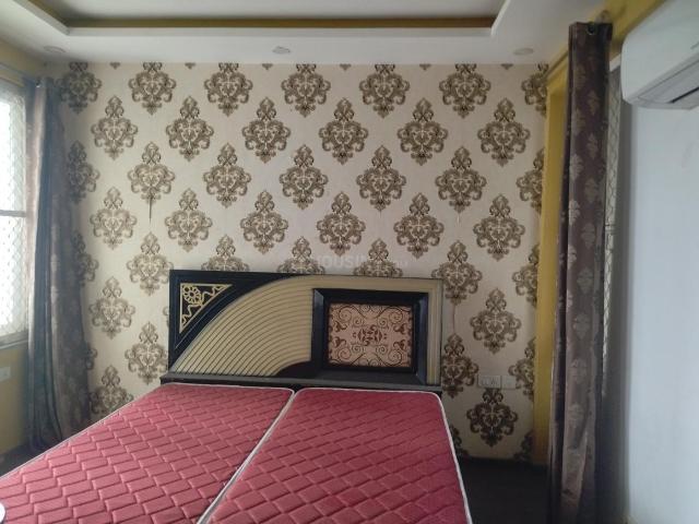 3 BHK Apartment in Sector 107 for rent Noida. The reference number is 20365098
