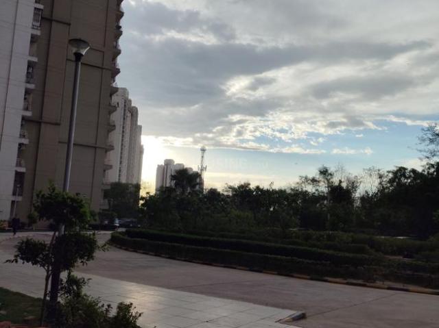 3 BHK Apartment in Sector 107 for rent Noida. The reference number is 20485300