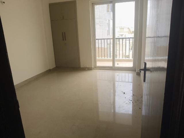 3 BHK Apartment in Sector 107 for rent Noida. The reference number is 20538027