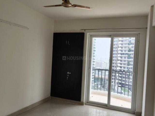3 BHK Apartment in Sector 107 for rent Noida. The reference number is 20614777