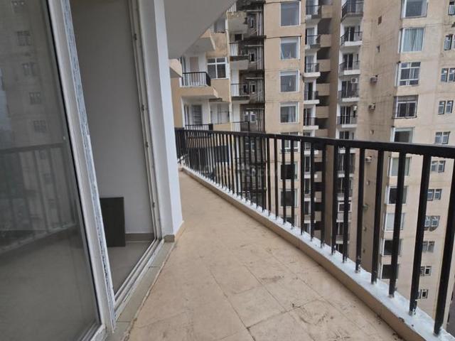 3 BHK Apartment in Sector 107 for rent Noida. The reference number is 20983110