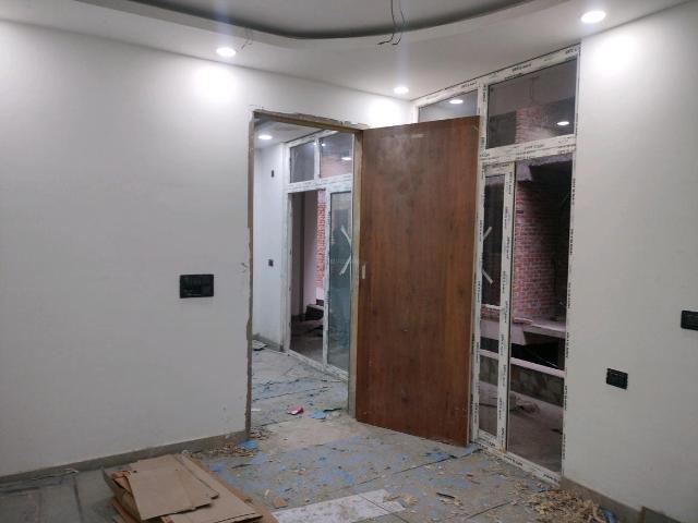 3 BHK Apartment in Sector 107 for resale Noida. The reference number is 16105572