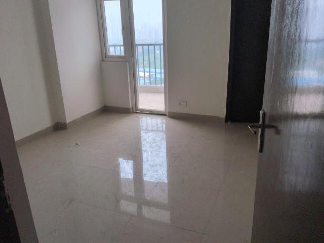 3 BHK Apartment in Sector 107 for resale Noida. The reference number is 20733213