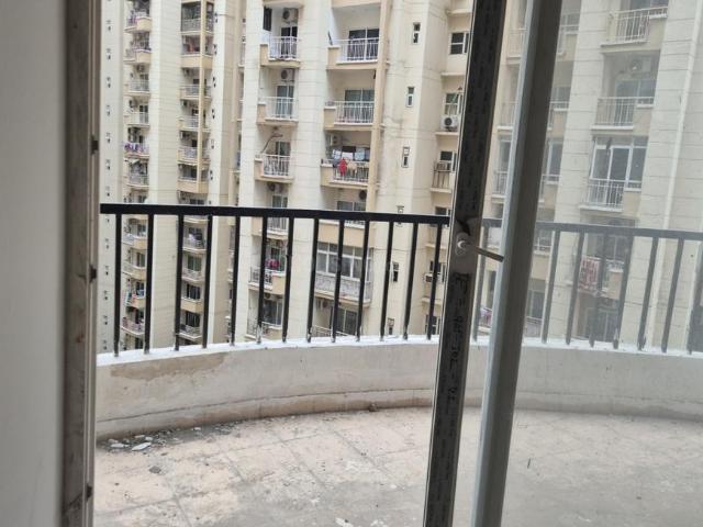 3 BHK Apartment in Sector 107 for resale Noida. The reference number is 20774440