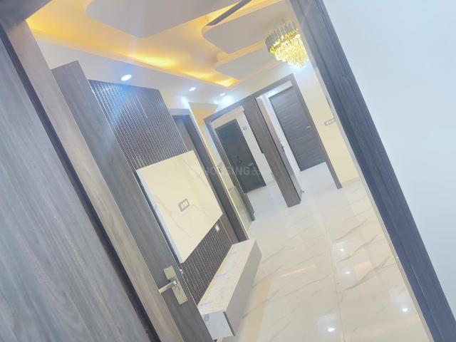 3 BHK Apartment in Sector 104 for resale Noida. The reference number is 17747341