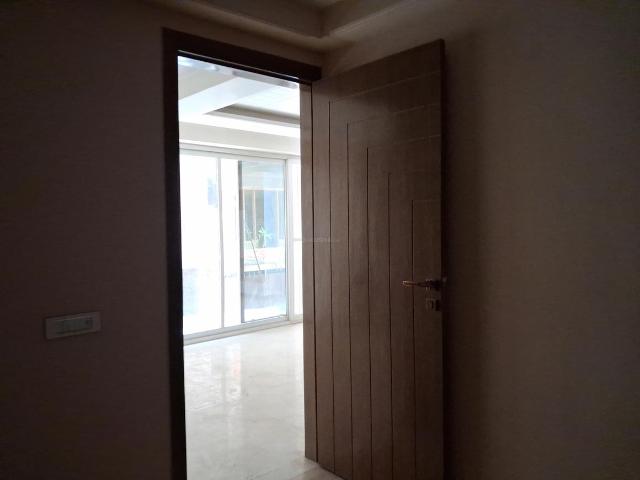 3 BHK Apartment in Sector 104 for resale Noida. The reference number is 19858800