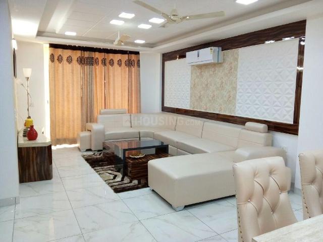 3 BHK Apartment in Sector 104 for resale Noida. The reference number is 20078447