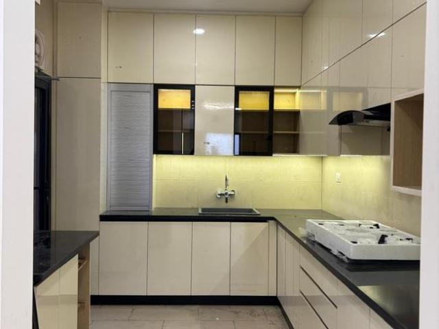 3 BHK Apartment in Sector 108 for resale Gurgaon. The reference number is 20004285