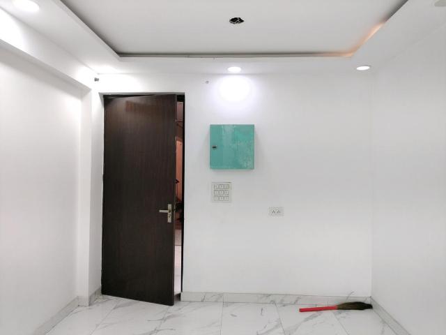 3 BHK Apartment in Sector 10 Dwarka for resale New Delhi. The reference number is 19289902