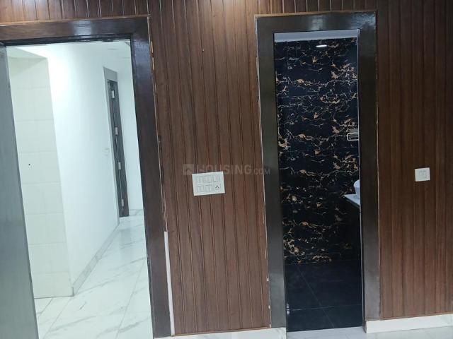 3 BHK Apartment in Sector 10 Dwarka for resale New Delhi. The reference number is 20390838
