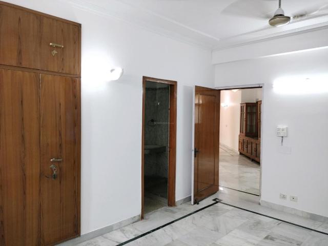 3 BHK Apartment in Sector 10 Dwarka for resale New Delhi. The reference number is 20832018