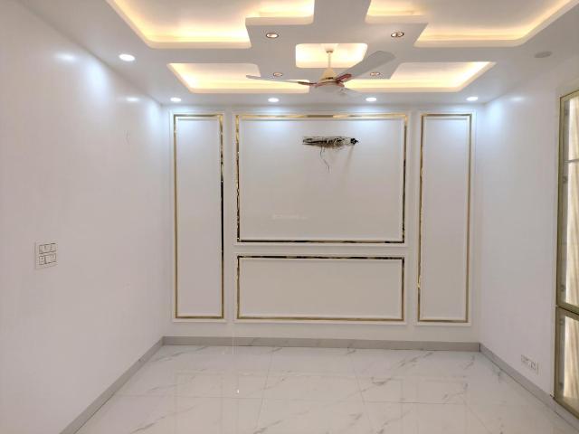 3 BHK Apartment in Sector 10 Dwarka for resale South West Delhi. The reference number is 18923169