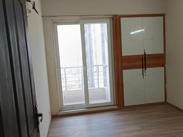 3 BHK Apartment in Sector 110 for rent Noida. The reference number is 20259772
