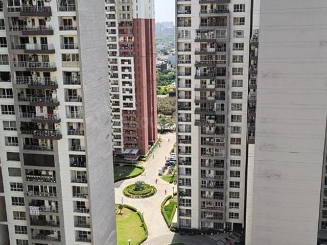 3.5 BHK Apartment in Sector 110 for rent Noida. The reference number is 20454935