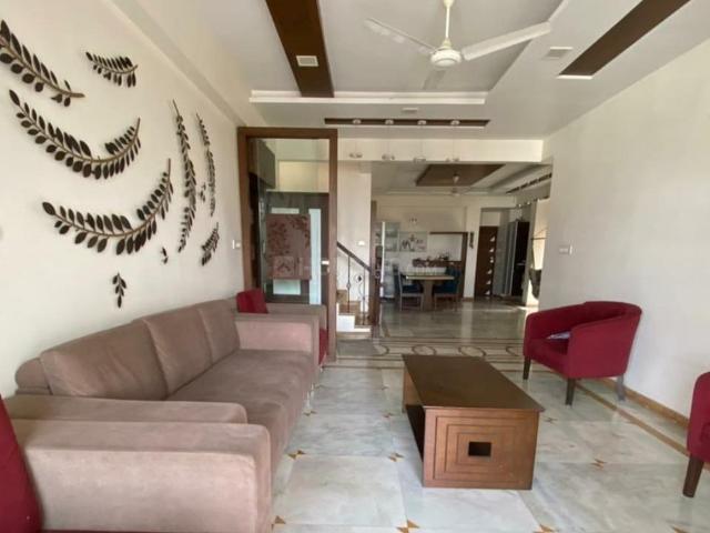 3 BHK Apartment in Sector 110A for rent Gurgaon. The reference number is 18101347