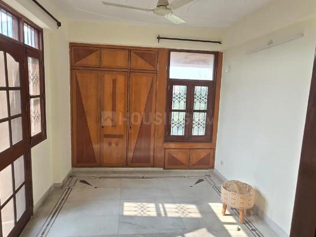 3 BHK Apartment in Sector 11 Dwarka for rent New Delhi. The reference number is 19748953
