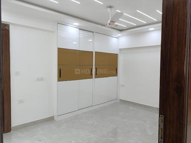 3 BHK Apartment in Sector 11 Dwarka for resale New Delhi. The reference number is 16555470