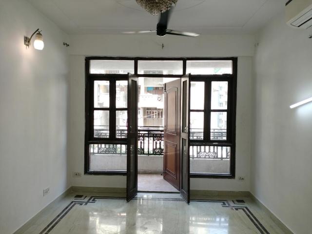 3 BHK Apartment in Sector 11 Dwarka for resale New Delhi. The reference number is 16702942