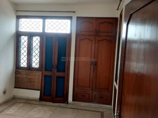 3 BHK Apartment in Sector 11 for rent Noida. The reference number is 20785484