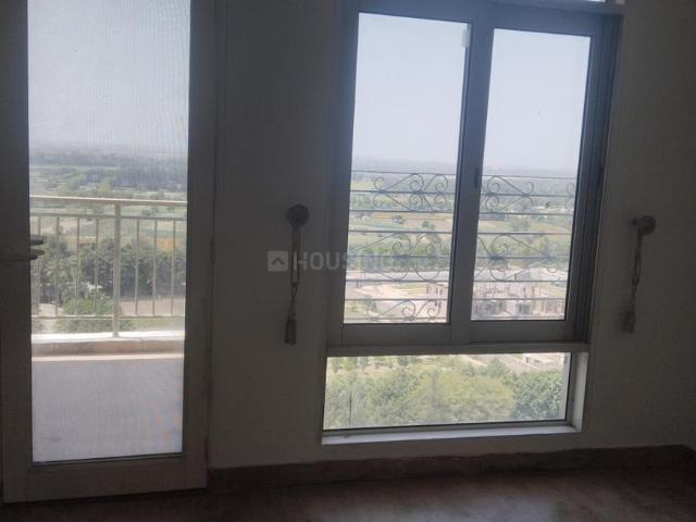3 BHK Apartment in Sector 128 for rent Noida. The reference number is 19974381