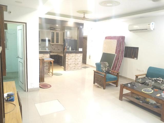 3 BHK Apartment in Sector 129 for rent Noida. The reference number is 20148578