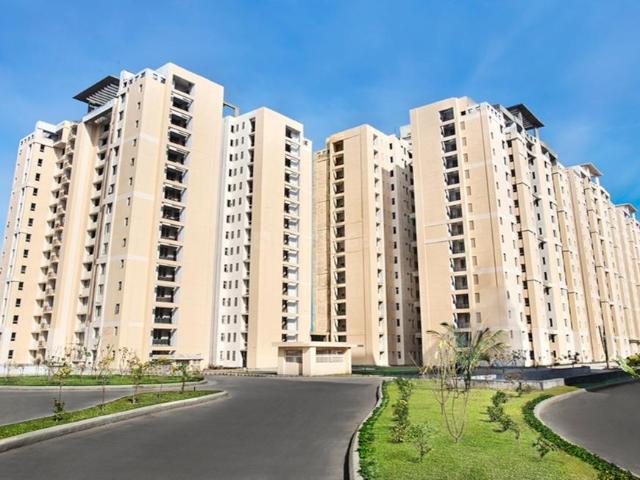 4 BHK Apartment in Bajidpur for resale Noida. The reference number is 20797314