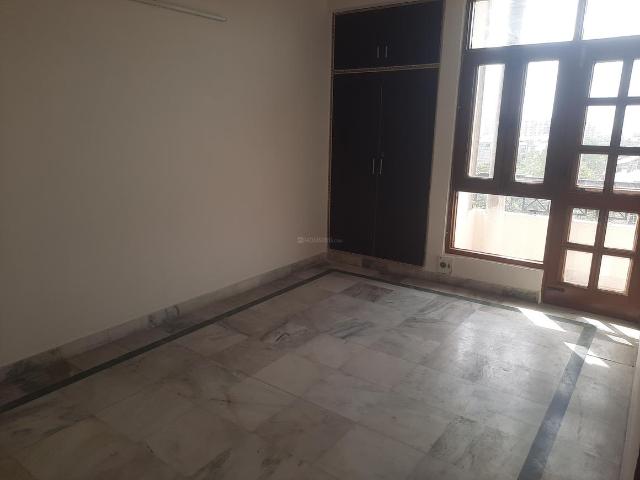 3 BHK Apartment in Sector 12 Dwarka for rent New Delhi. The reference number is 20292756