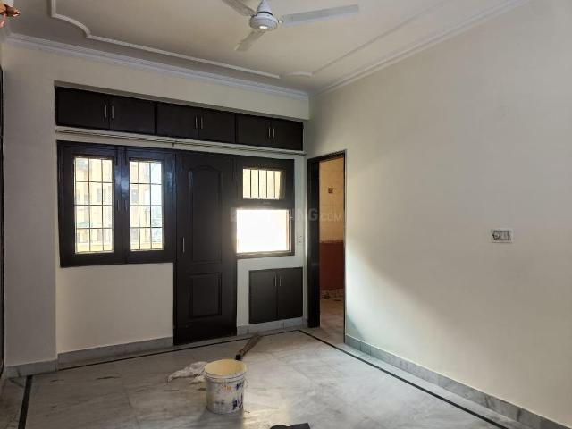 3 BHK Apartment in Sector 12 Dwarka for rent New Delhi. The reference number is 20315688