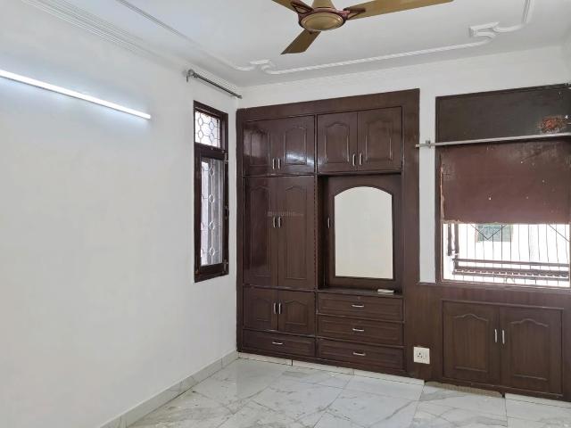 3 BHK Apartment in Sector 12 Dwarka for resale New Delhi. The reference number is 19867716