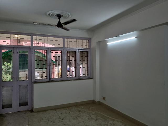 3 BHK Apartment in Sector 12 Dwarka for resale New Delhi. The reference number is 19870833
