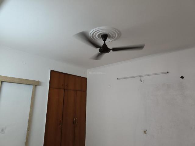 3 BHK Apartment in Sector 12 Dwarka for resale New Delhi. The reference number is 19978048
