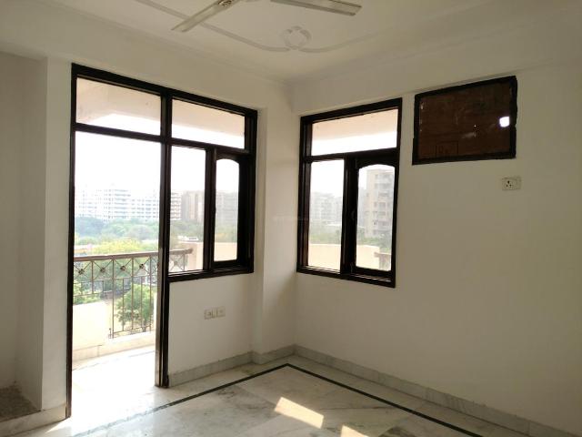 3 BHK Apartment in Sector 12 Dwarka for resale New Delhi. The reference number is 20382474