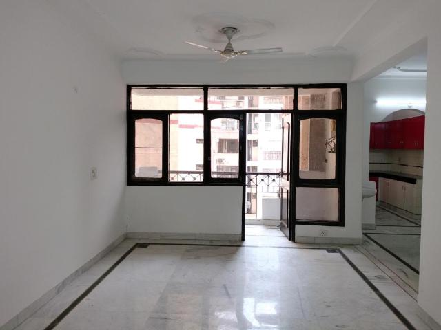3 BHK Apartment in Sector 12 Dwarka for resale New Delhi. The reference number is 20382697