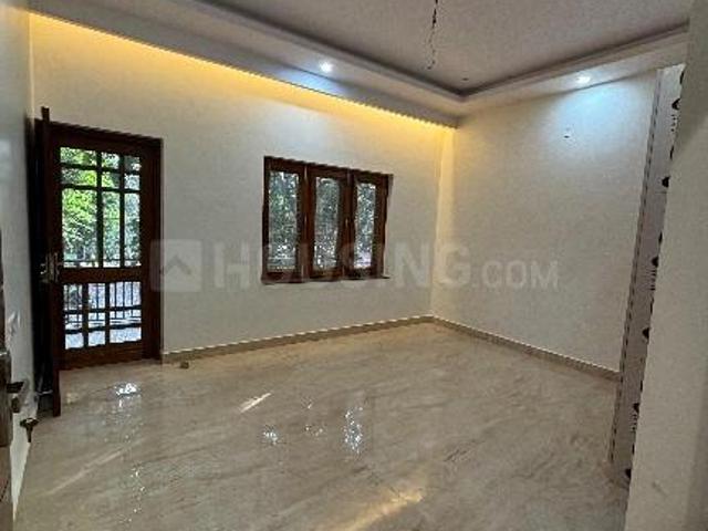 3 BHK Apartment in Sector 12 Dwarka for resale New Delhi. The reference number is 20485725
