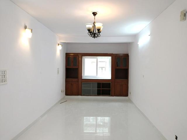 3 BHK Apartment in Sector 12 Dwarka for resale New Delhi. The reference number is 20560509