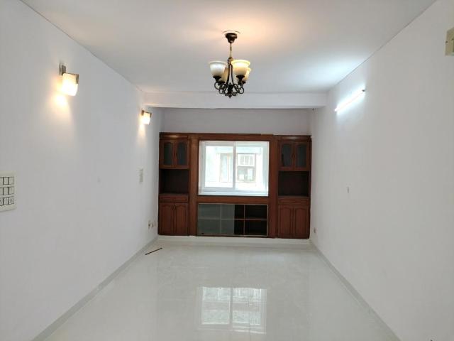 3 BHK Apartment in Sector 12 Dwarka for resale New Delhi. The reference number is 20772916
