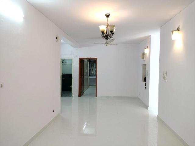 3 BHK Apartment in Sector 12 Dwarka for resale New Delhi. The reference number is 20775194