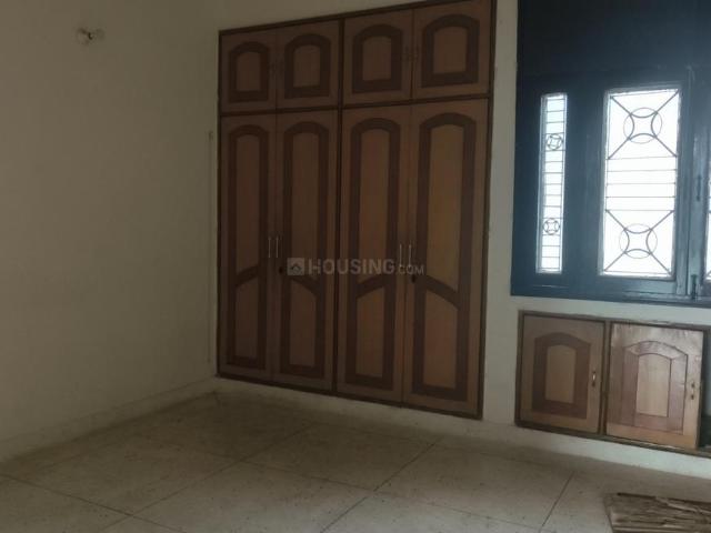 3 BHK Apartment in Sector 12 Dwarka for resale New Delhi. The reference number is 20725778