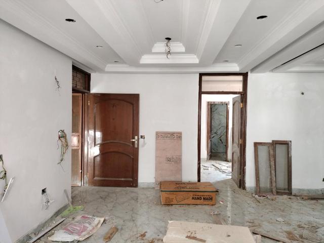 3 BHK Apartment in Sector 12 Dwarka for resale New Delhi. The reference number is 20881892