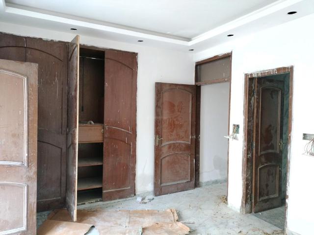 3 BHK Apartment in Sector 12 Dwarka for resale New Delhi. The reference number is 20882200