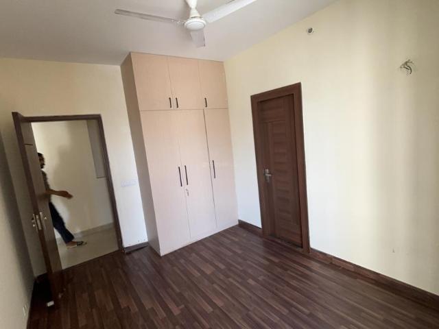 3 BHK Apartment in Sector 133 for rent Noida. The reference number is 20508479