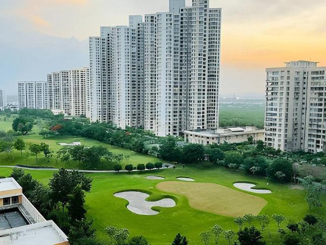 3 BHK Apartment in Sector 133 for resale Noida. The reference number is 20831246