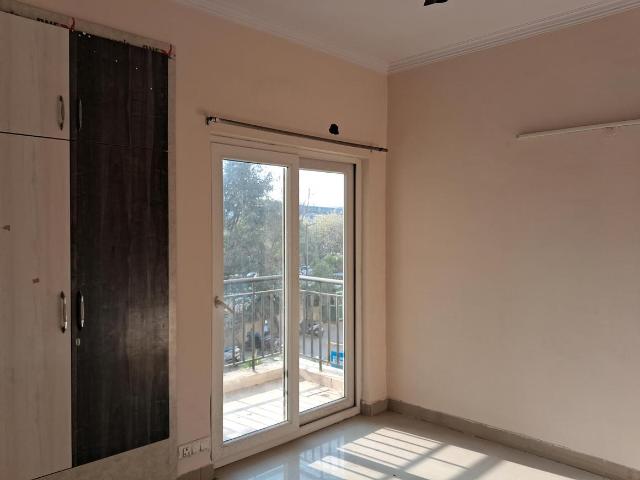 3 BHK Apartment in Sector 137 for rent Noida. The reference number is 18642808