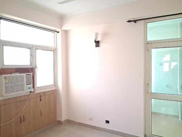 3 BHK Apartment in Sector 137 for rent Noida. The reference number is 19114567