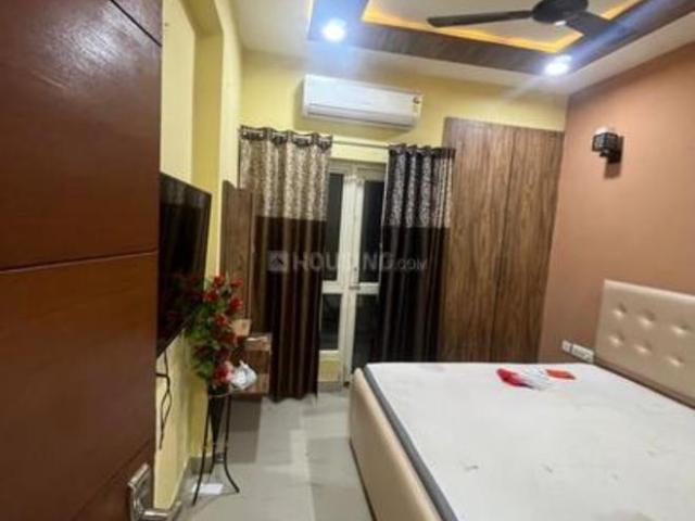 3 BHK Apartment in Sector 137 for rent Noida. The reference number is 19900933
