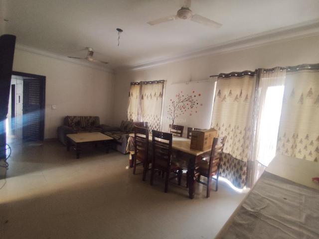 3 BHK Apartment in Sector 137 for rent Noida. The reference number is 20384387