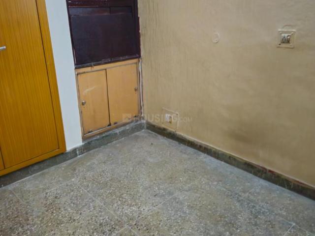 3 BHK Apartment in Sector 13 Rohini for resale New Delhi. The reference number is 20373255